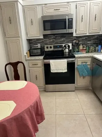 2801 Somerset Drive Lauderdale Lakes FL 33311