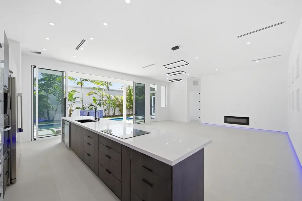 40 NE 16th Place Fort Lauderdale FL 33305