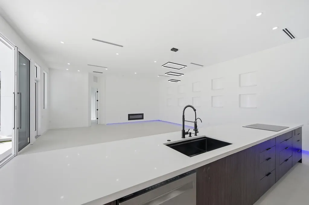40 NE 16th Place Fort Lauderdale FL 33305