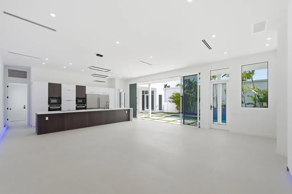 40 NE 16th Place Fort Lauderdale FL 33305