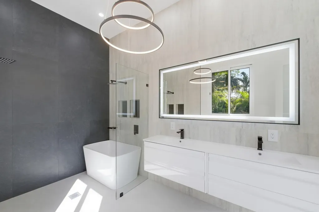 40 NE 16th Place Fort Lauderdale FL 33305