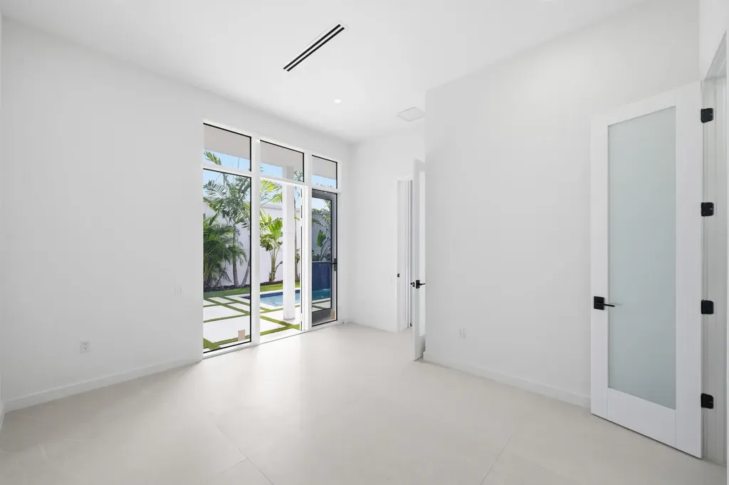 40 NE 16th Place Fort Lauderdale FL 33305