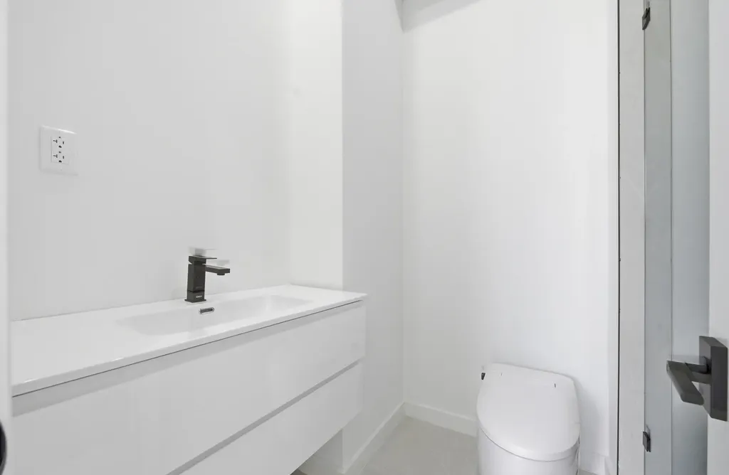40 NE 16th Place Fort Lauderdale FL 33305