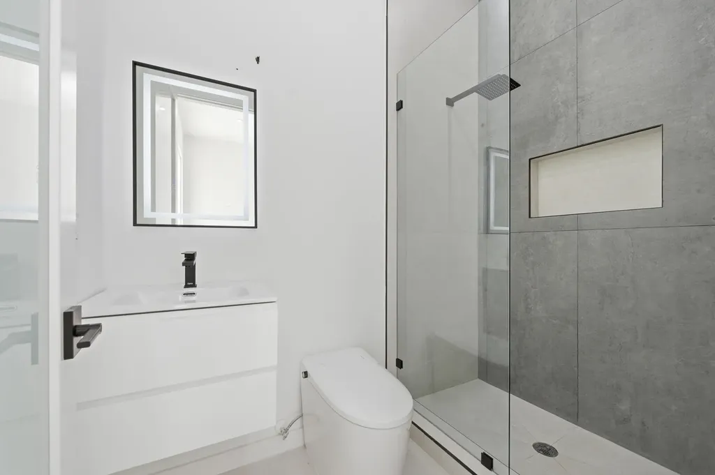 40 NE 16th Place Fort Lauderdale FL 33305