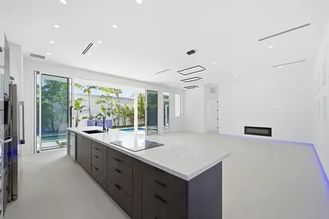 40 NE 16th Place Fort Lauderdale FL 33305