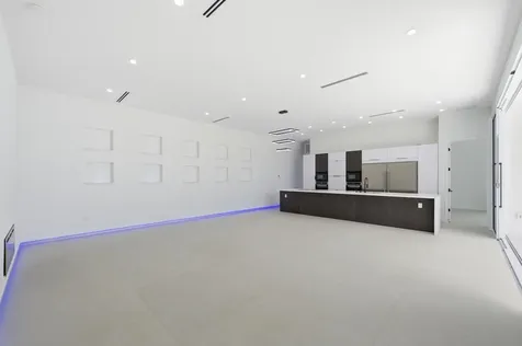 40 NE 16th Place Fort Lauderdale FL 33305
