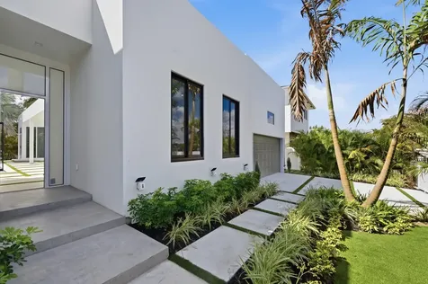 40 NE 16th Place Fort Lauderdale FL 33305