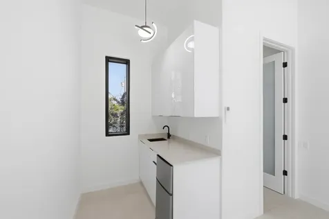 40 NE 16th Place Fort Lauderdale FL 33305