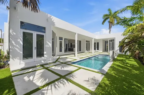 40 NE 16th Place Fort Lauderdale FL 33305