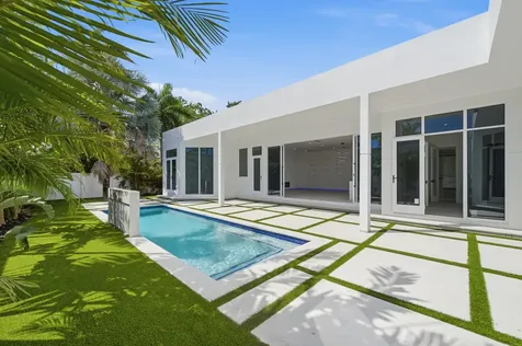 40 NE 16th Place Fort Lauderdale FL 33305