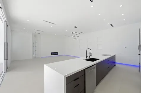40 NE 16th Place Fort Lauderdale FL 33305