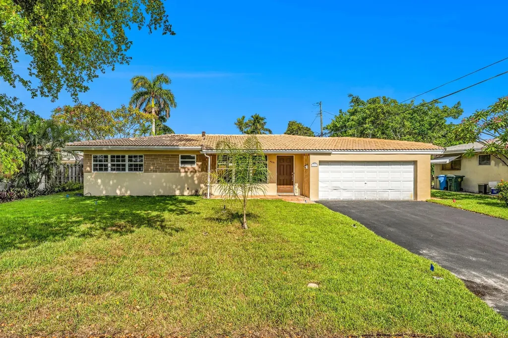4451 NE 17th Avenue Oakland Park FL 33334