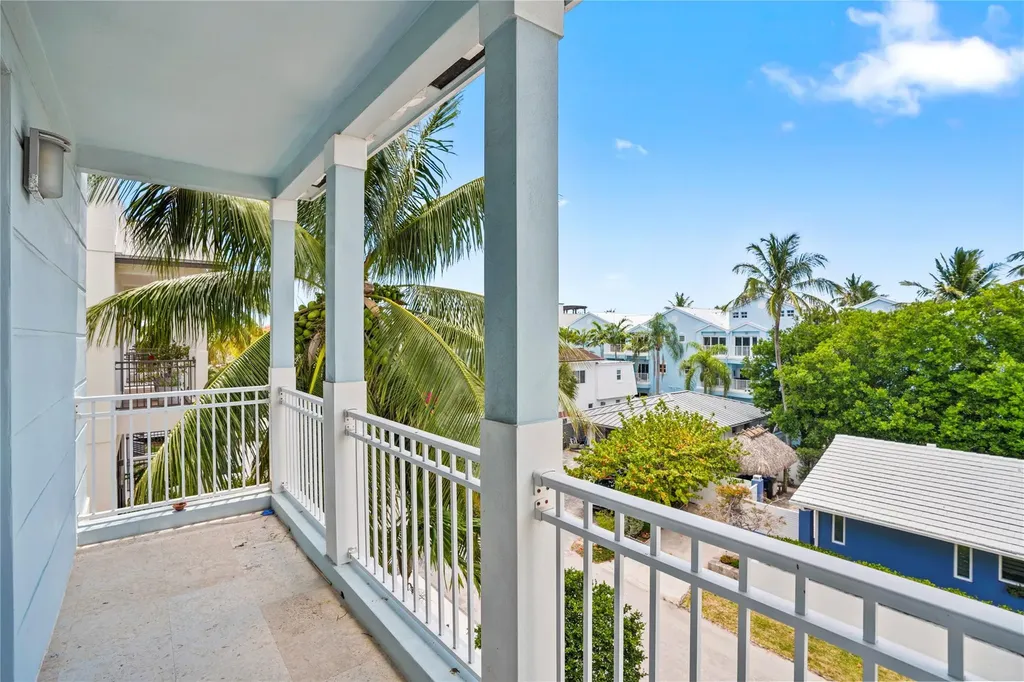 347 Oak Street Hollywood FL 33019