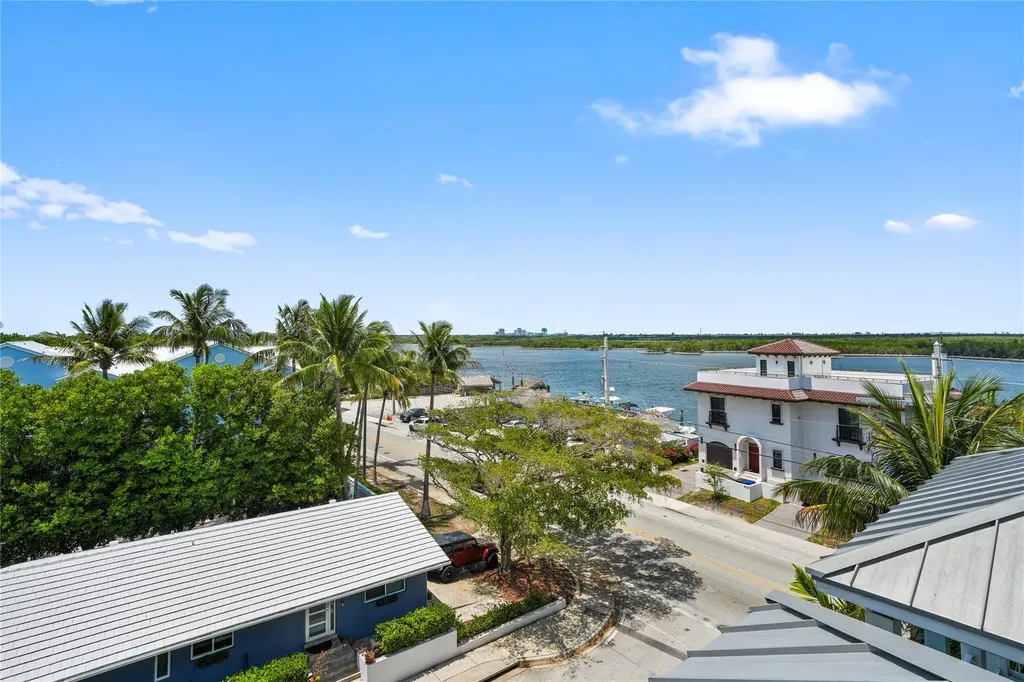 347 Oak Street Hollywood FL 33019