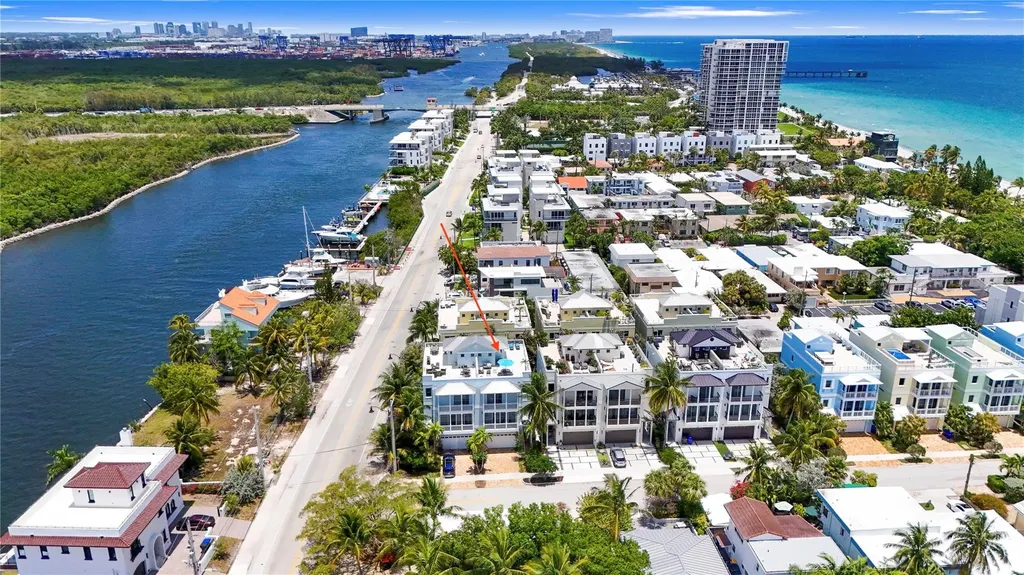 347 Oak Street Hollywood FL 33019