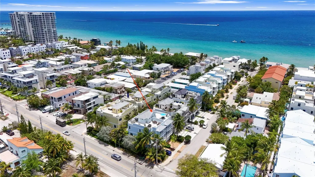 347 Oak Street Hollywood FL 33019