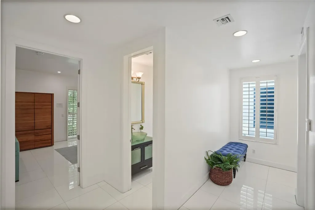 347 Oak Street Hollywood FL 33019
