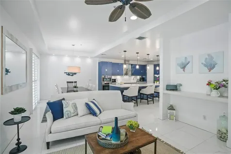 347 Oak Street Hollywood FL 33019