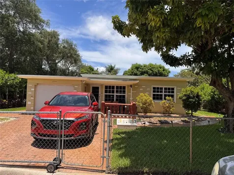 2547 Thomas Street Hollywood FL 33020