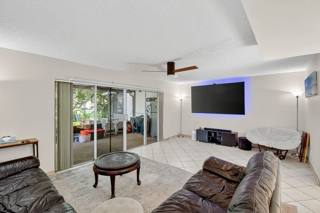 2236 Nova Village Drive Davie FL 33317