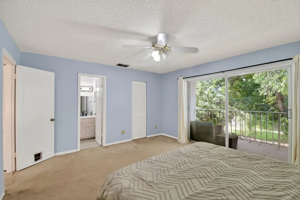 2236 Nova Village Drive Davie FL 33317