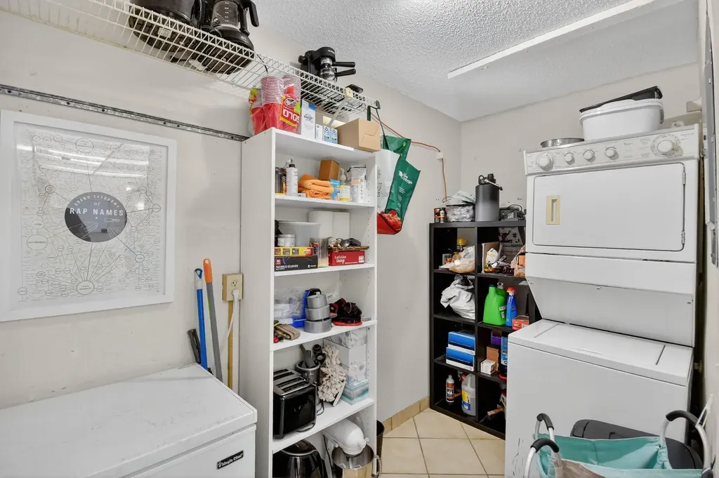 2236 Nova Village Drive Davie FL 33317