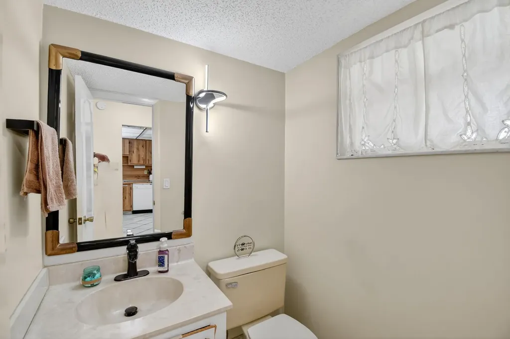 2236 Nova Village Drive Davie FL 33317
