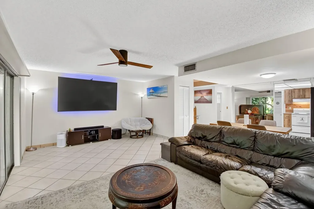 2236 Nova Village Drive Davie FL 33317