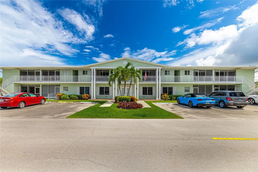 2100 NE 38th Street Lighthouse Point FL 33064