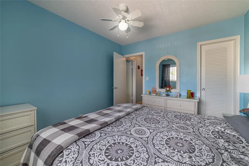2100 NE 38th Street Lighthouse Point FL 33064