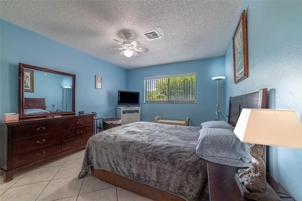 2100 NE 38th Street Lighthouse Point FL 33064
