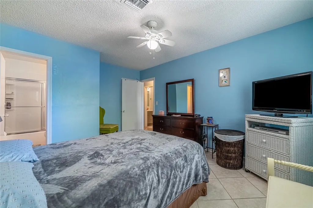 2100 NE 38th Street Lighthouse Point FL 33064