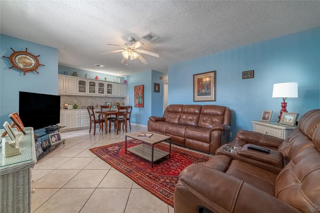 2100 NE 38th Street Lighthouse Point FL 33064