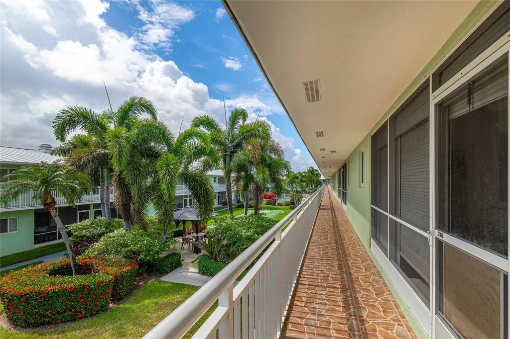 2100 NE 38th Street Lighthouse Point FL 33064