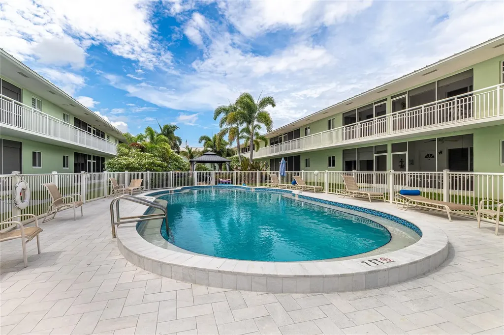 2100 NE 38th Street Lighthouse Point FL 33064
