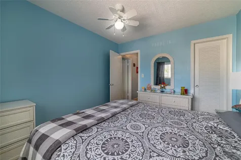 2100 NE 38th Street Lighthouse Point FL 33064
