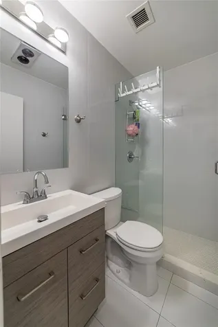 2100 NE 38th Street Lighthouse Point FL 33064