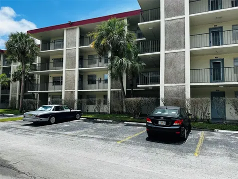 3070 NW 48th Terrace Lauderdale Lakes FL 33313