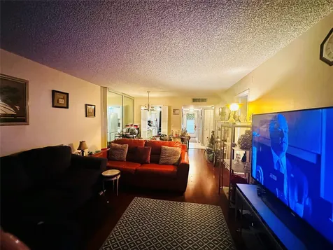 3070 NW 48th Terrace Lauderdale Lakes FL 33313