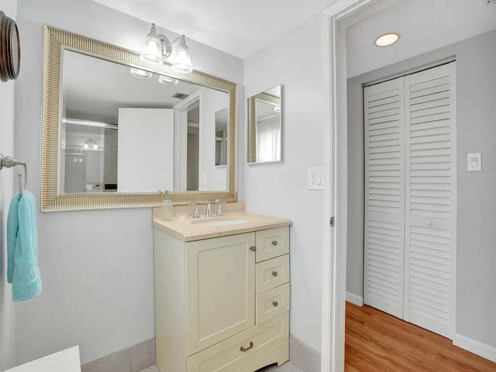 2208 S Cypress Bend Drive Pompano Beach FL 33069