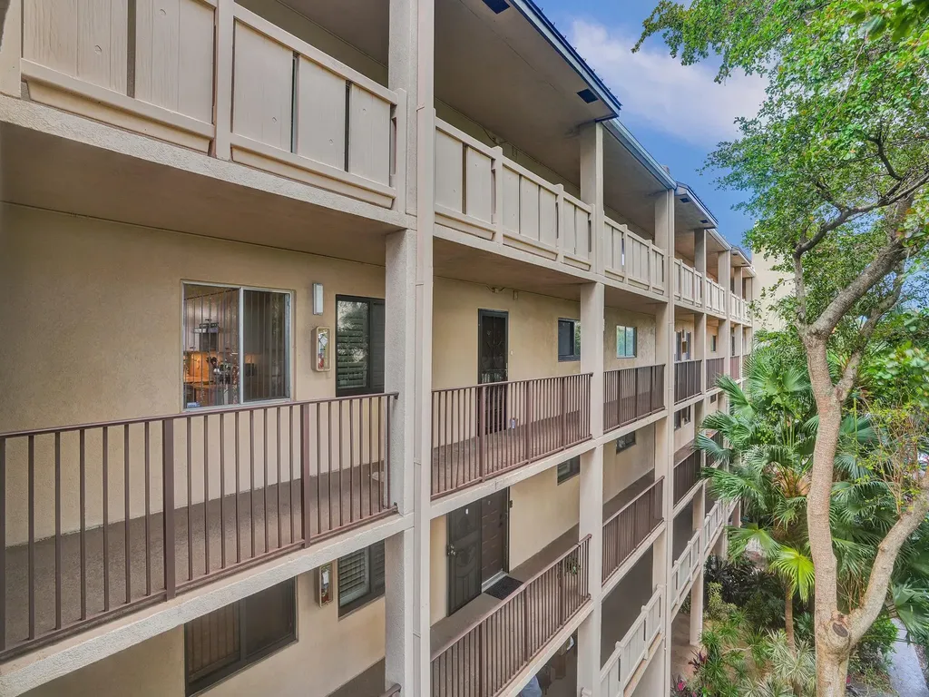 2208 S Cypress Bend Drive Pompano Beach FL 33069
