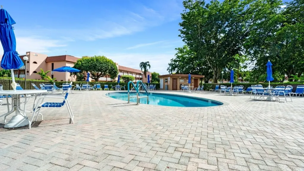 9581 Sunrise Lakes Boulevard Sunrise FL 33322