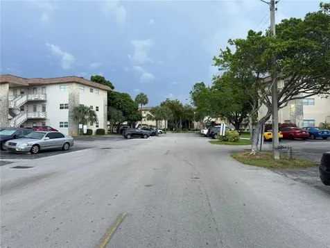 5111 W Oakland Park Boulevard Lauderdale Lakes FL 33313