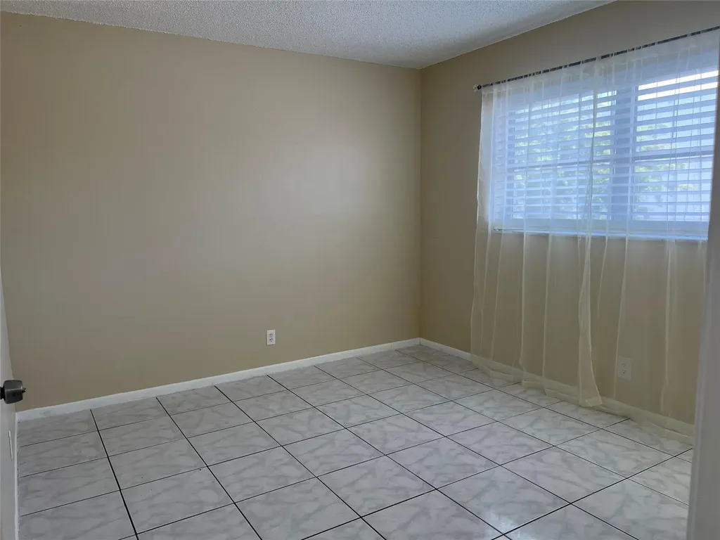 5168 NE 6th Avenue Fort Lauderdale FL 33334