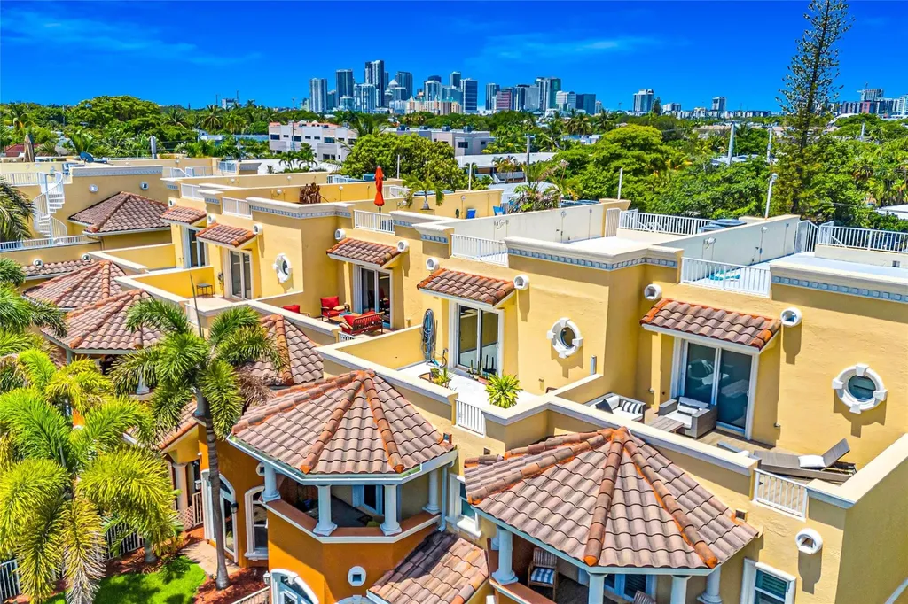913 NE 17th Way Fort Lauderdale FL 33304
