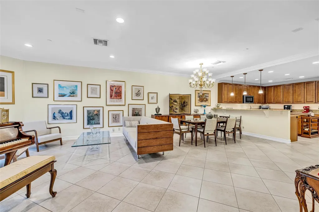 913 NE 17th Way Fort Lauderdale FL 33304