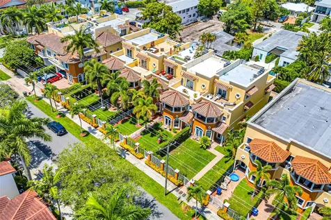 913 NE 17th Way Fort Lauderdale FL 33304