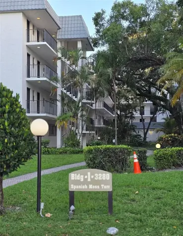 3280 Spanish Moss Terrace Lauderhill FL 33319