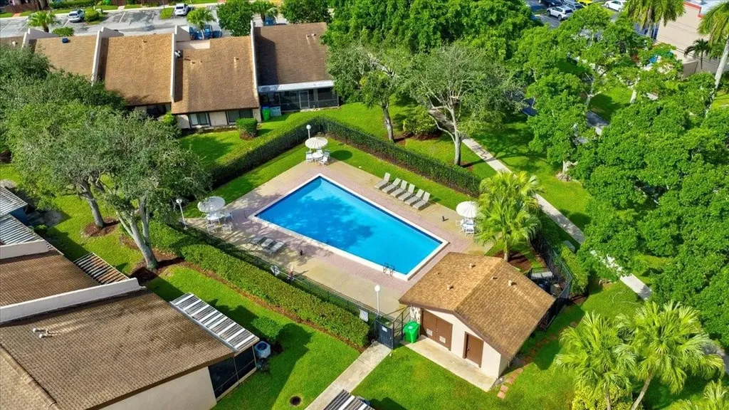 8337 NW 37th Place Sunrise FL 33351
