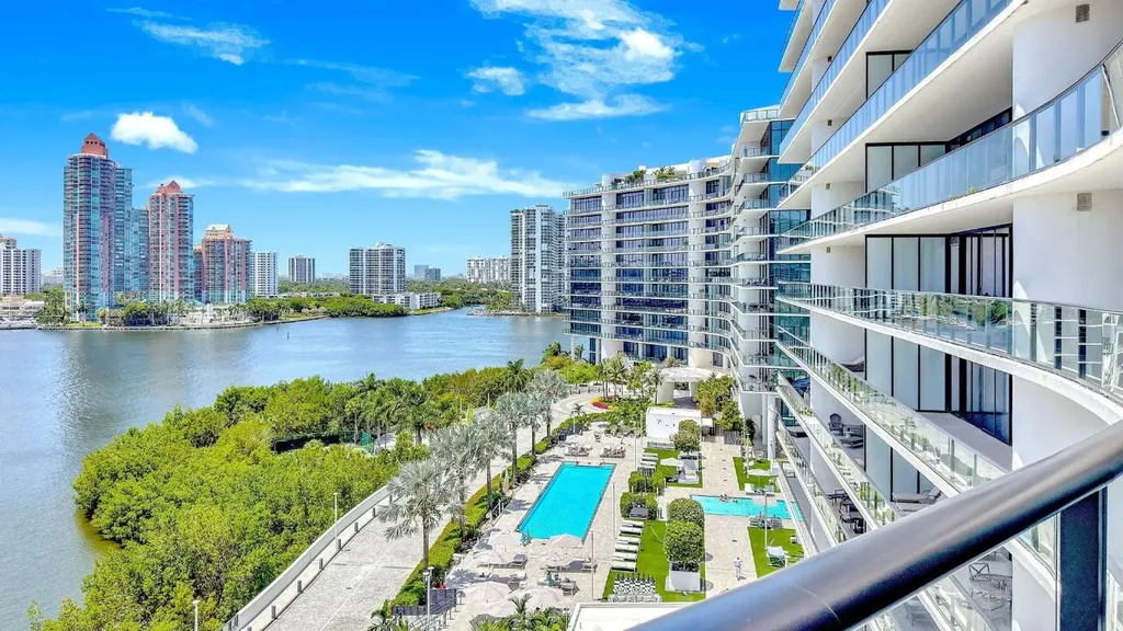 5000 Island Estates Drive Aventura FL 33160